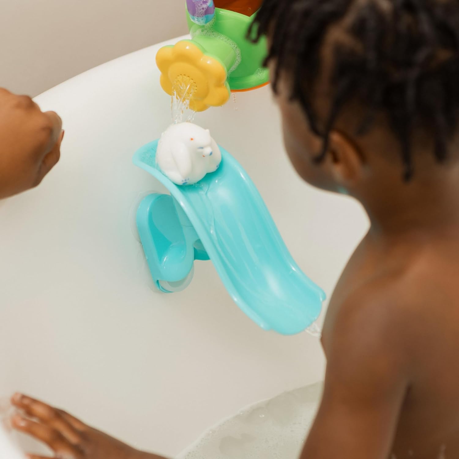 Thumbnail 2 de Nuby Splash ‘N Slide – Jouet de Bain Pingouin pour Bébé, Toboggan et Amis Arctiques à Gicler (18 Mois et +)
