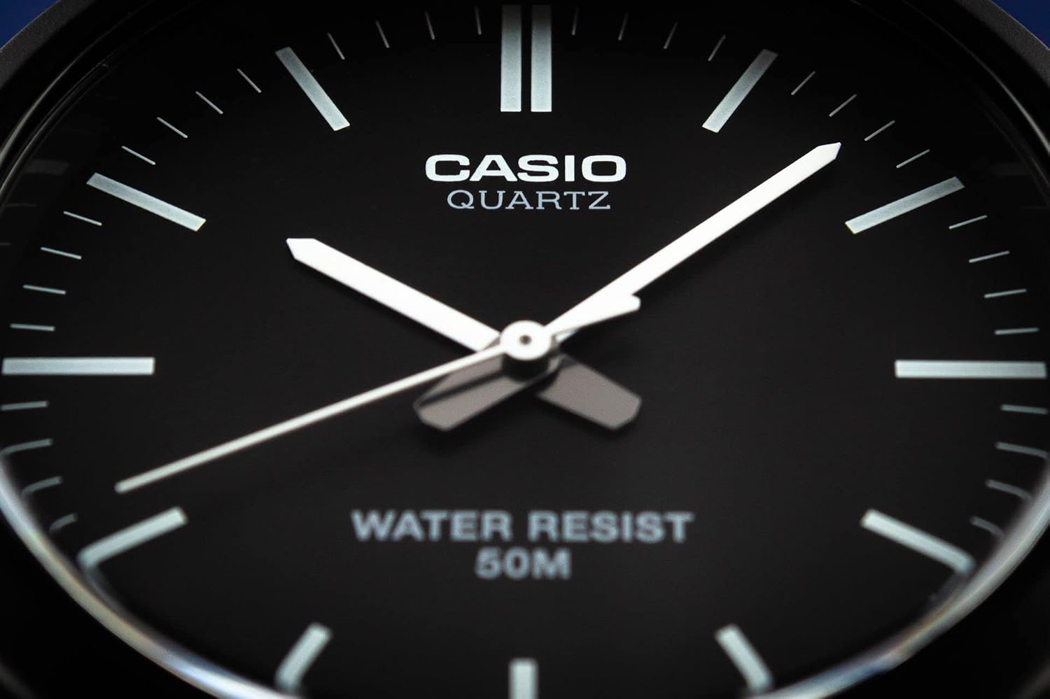 Detalle de Casio MW-240-1EVEF: Reloj analógico unisex con correa de resina