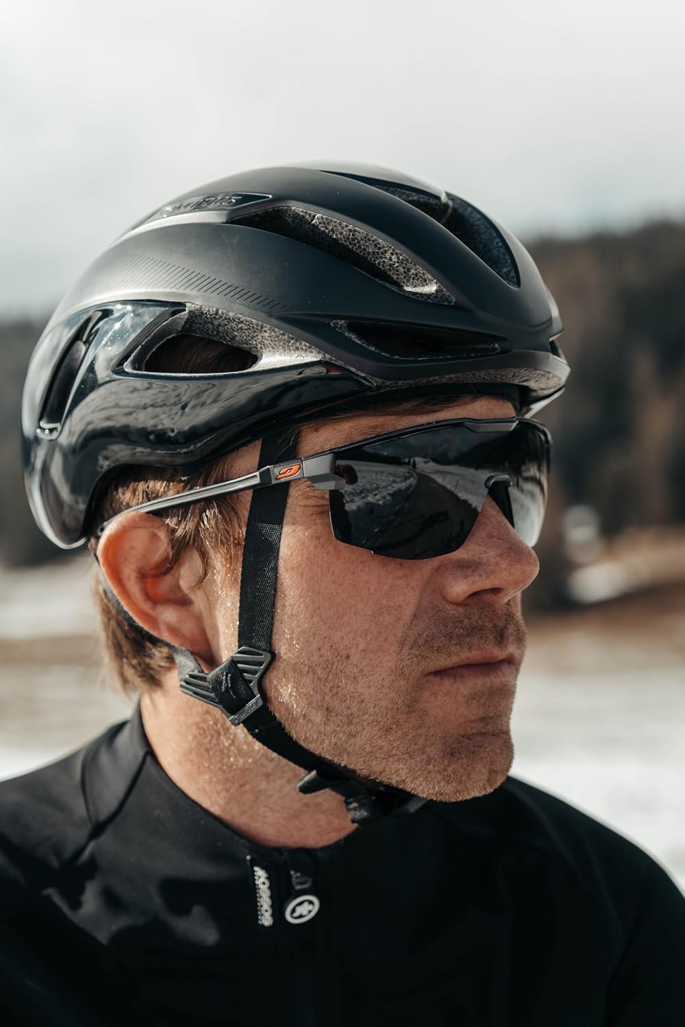 Detalle 1 de Julbo Ultimate – męskie okulary sportowe z fotochromowymi soczewkami REACTIV