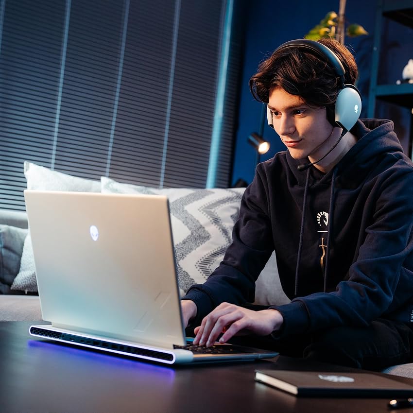 Detalle 2 de Alienware AW720H auriculares inalámbricos gaming