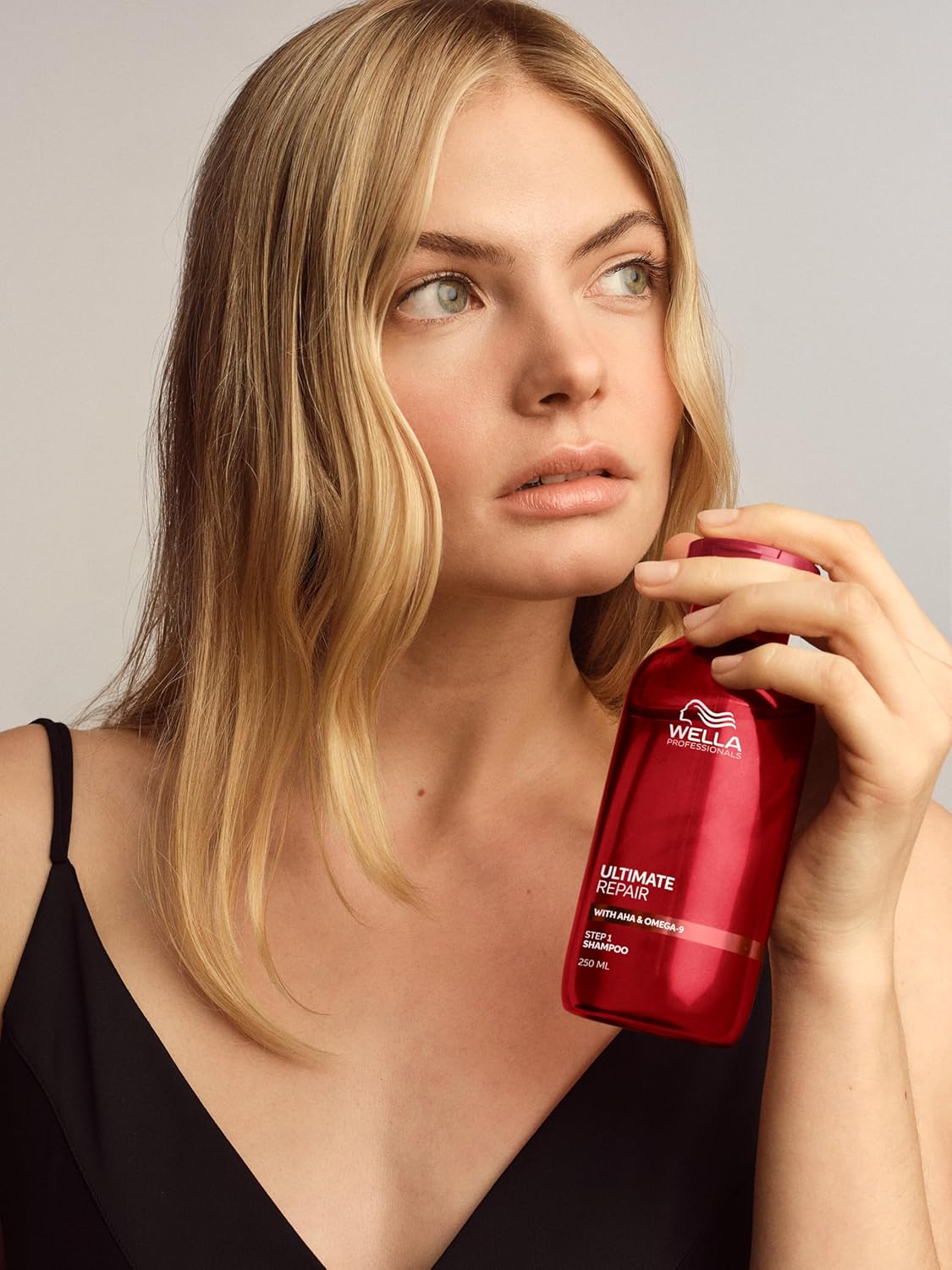 Thumbnail 4 de Wella Professionals Ultimate Repair Shampoing léger pour cheveux abîmés 1L