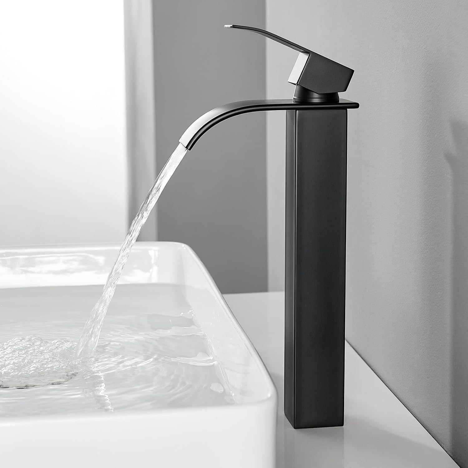 Detalle de CECIPA Alto Rubinetto Bagno Lavabo Nero a Cascata – Altezza beccuccio 245 mm, ottone e acciaio inox