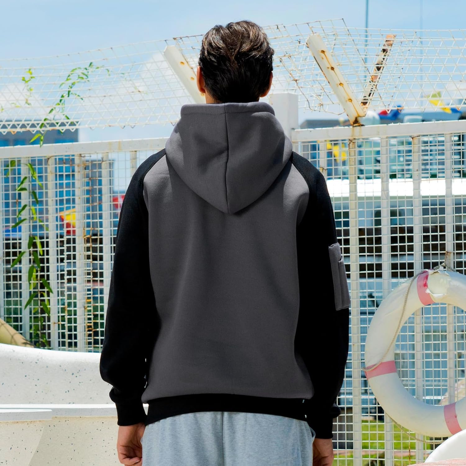 Detalle de LBL Men's Fleece Hoodie Pullover: Casual Warmth with a Contrast Hood