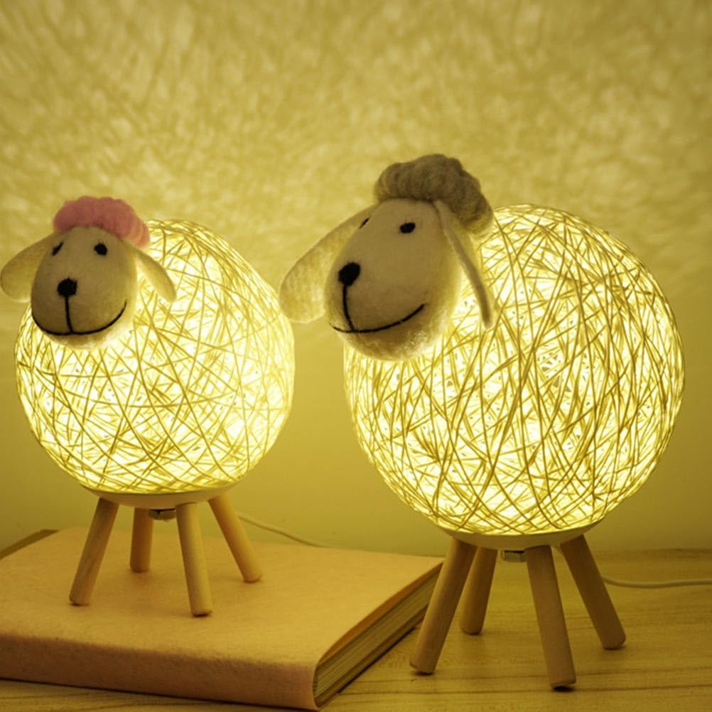 Detalle de Artibetter Schaf-Nachtlicht mit Rattan – batteriebetrieben, warmes LED-Licht für Schlafzimmer & Party-Deko