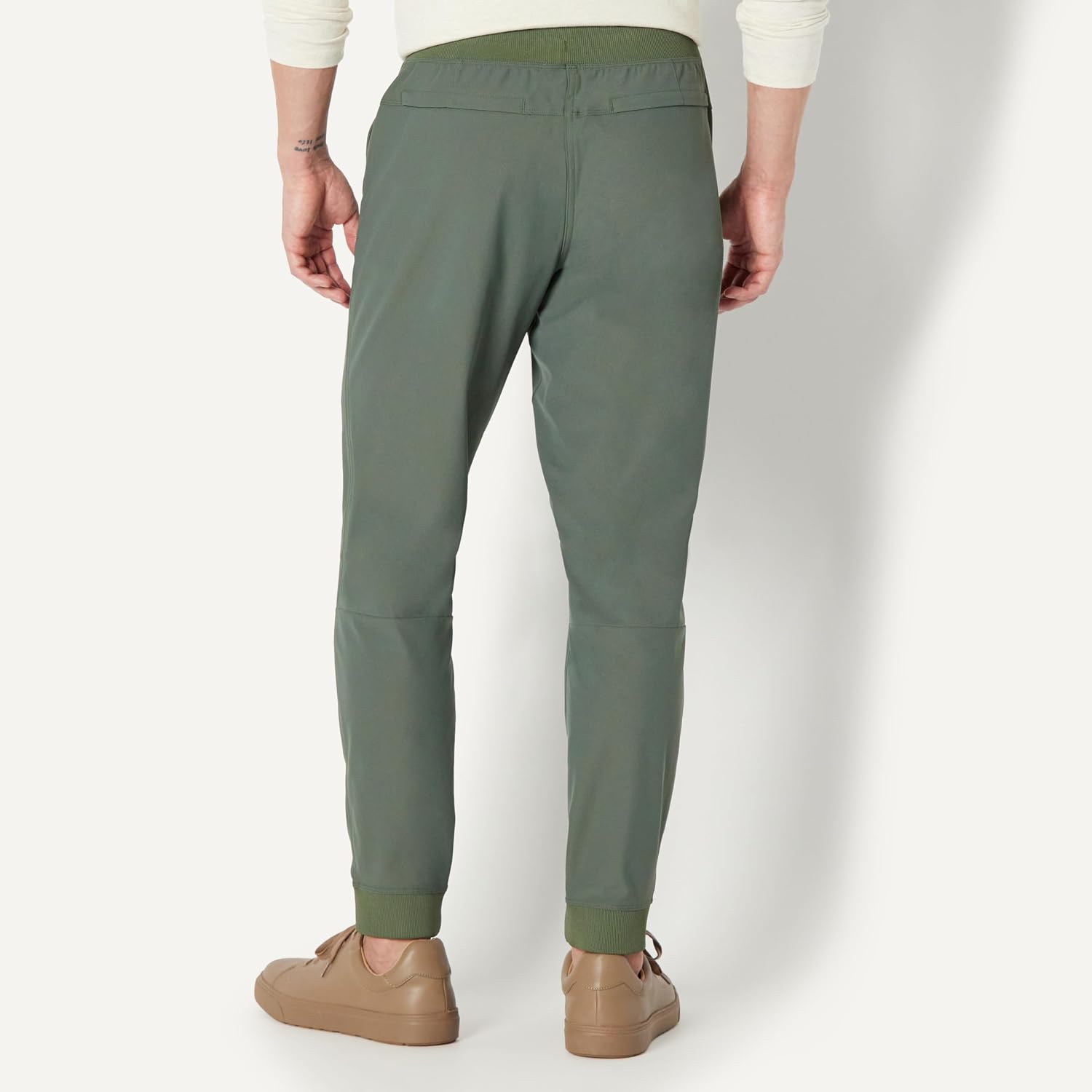 Detalle de Amazon Essentials Men's Travel Stretch Jogger Pant