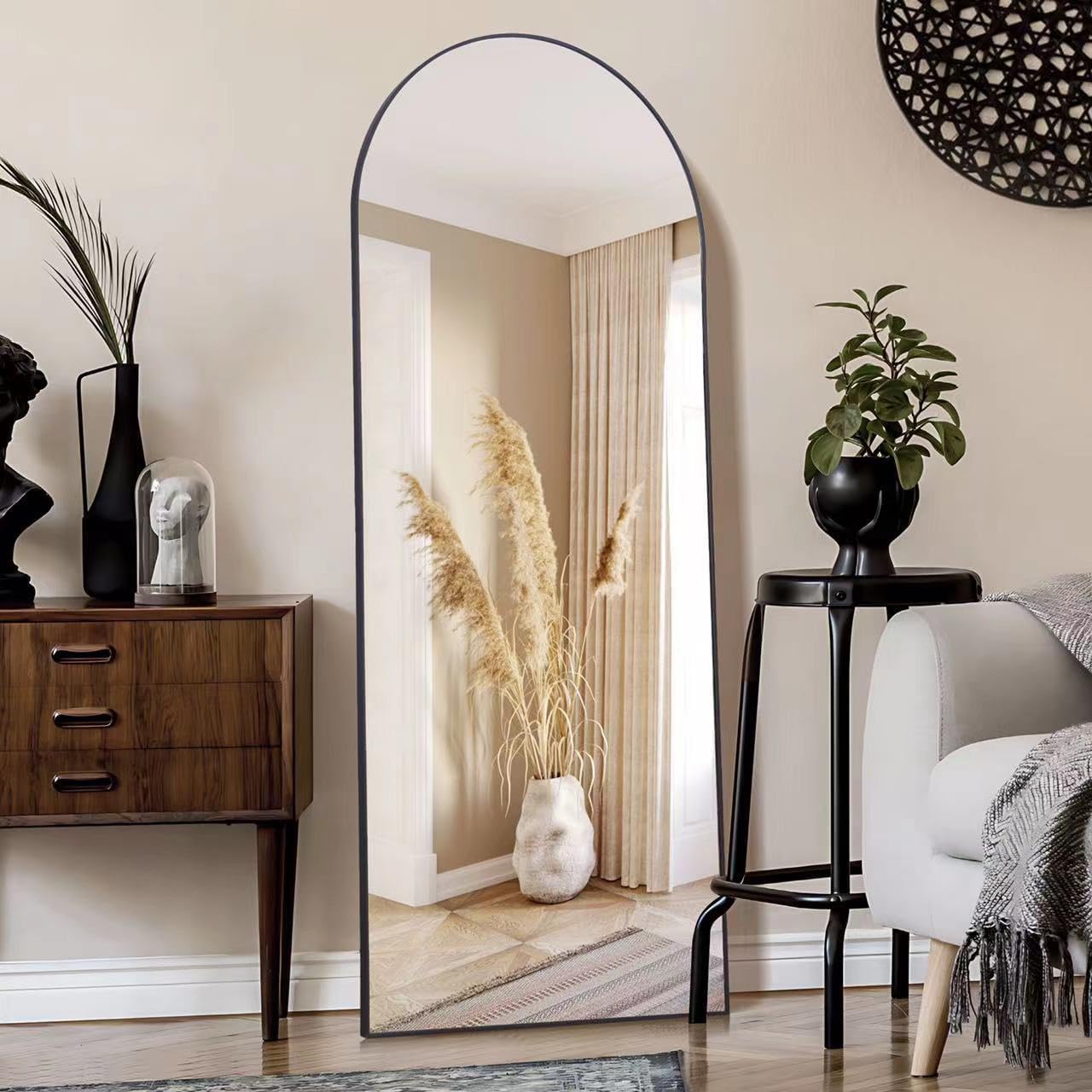 Detalle de KOCUUY Arched Full-Length Mirror, 64" x 21", Black Aluminium Frame