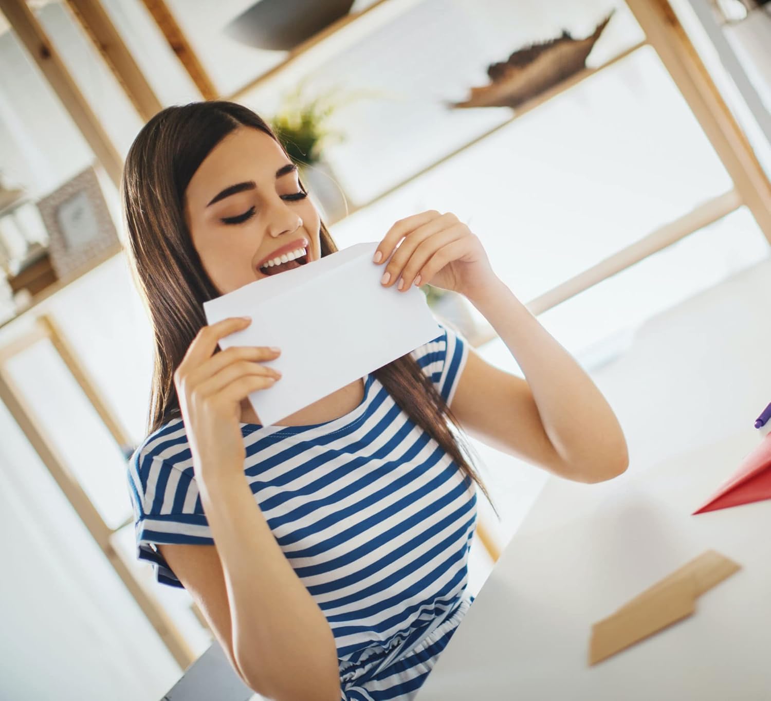 Detalle de Buste di carta bianca americana senza finestra con chiusura autoadesiva – Offitura (500 pezzi)