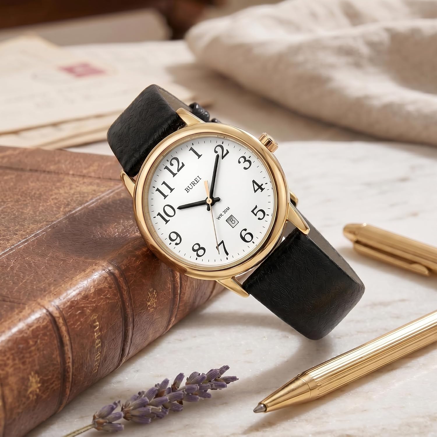 Detalle de BUREI Damenuhr Schwarz Leder Armbanduhr – Leuchtendes Quarzwerk, wasserdicht, leichtes Damenmodell (Black/Gold)