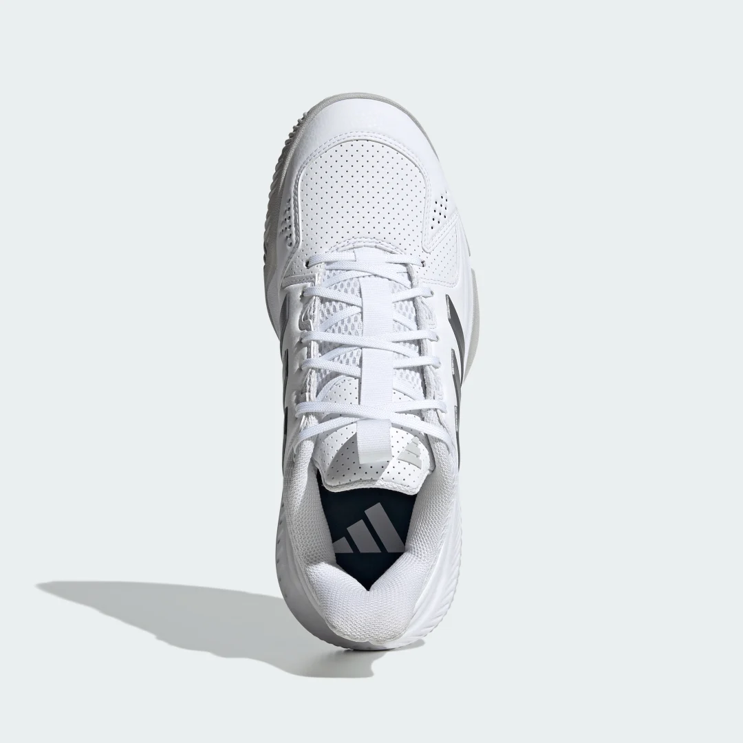 Detalle 2 de Zapatilla Court Flight de Adidas: estilo clásico y confort para uso diario