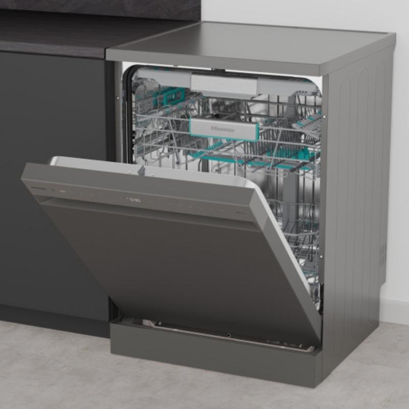 Detalle de Lavavajillas Hisense HS673A90X de 16 cubiertos con Wi‑Fi, motor Inverter y autolimpieza