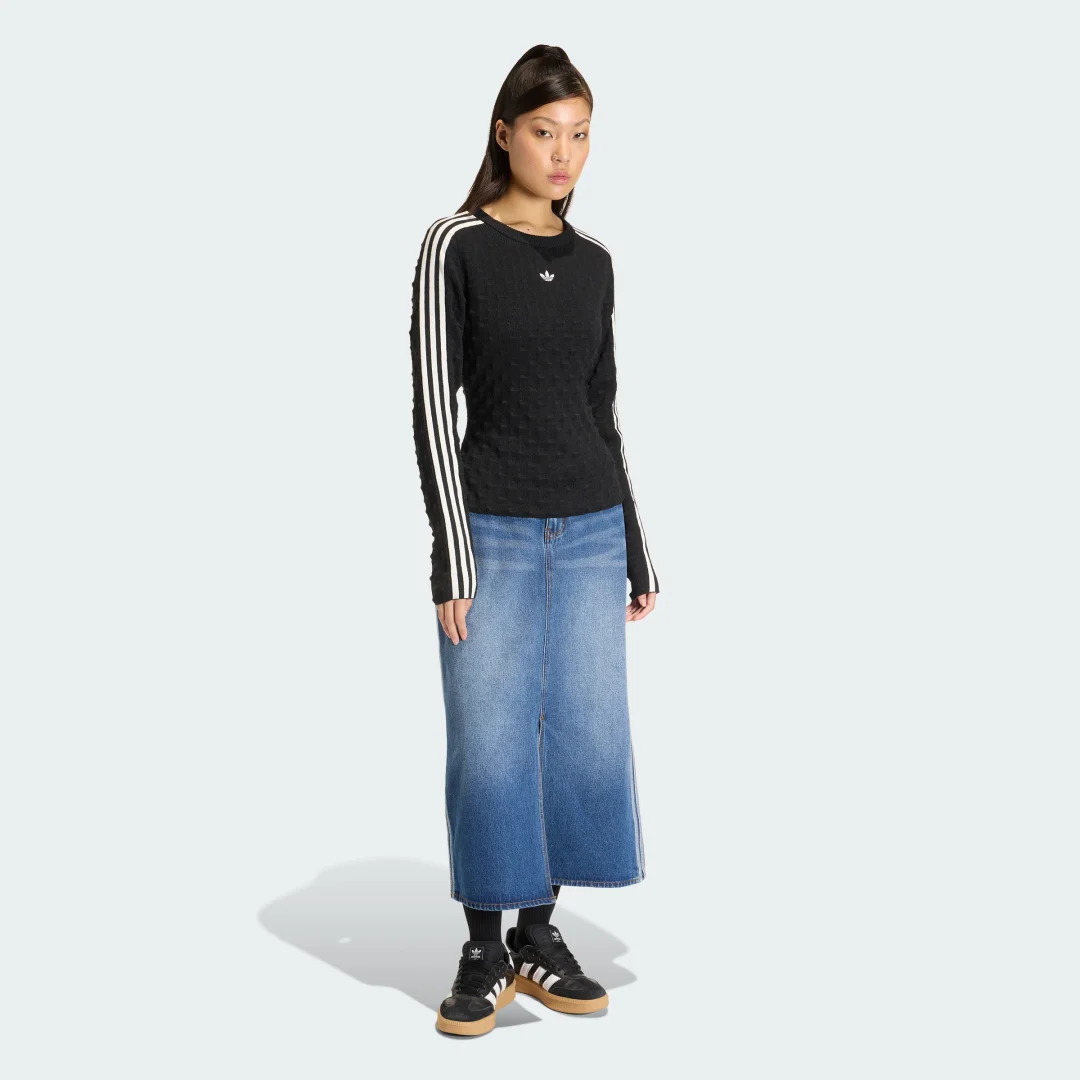 Detalle de SUDADERA ENTALLADA DE PUNTO PICOT Adidas Originals – negro