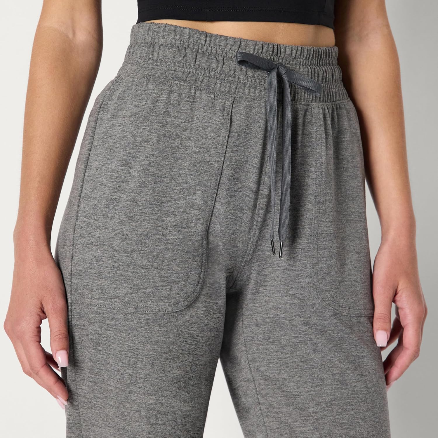 Thumbnail 3 de Amazon Essentials Women's Relaxed Fit Athletic Soft Performance Lightweight Tracksuit Bottoms