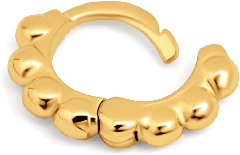 Detalle de SINGULARU Pebbles S: Einzelner Creolen-Ohrring aus Sterlingsilber mit 18 kt Goldbeschichtung