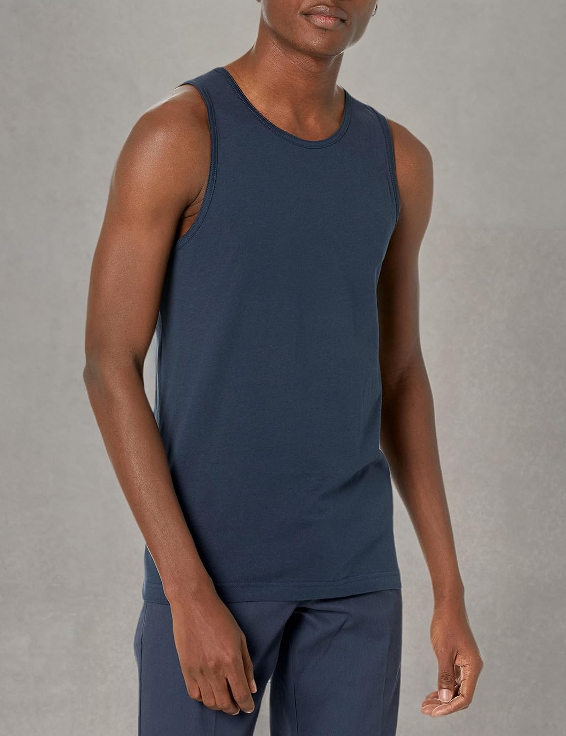 Thumbnail 5 de Amazon Essentials Herren Tanktop, Normale Passform – Vielseitiges Basic für warme Tage