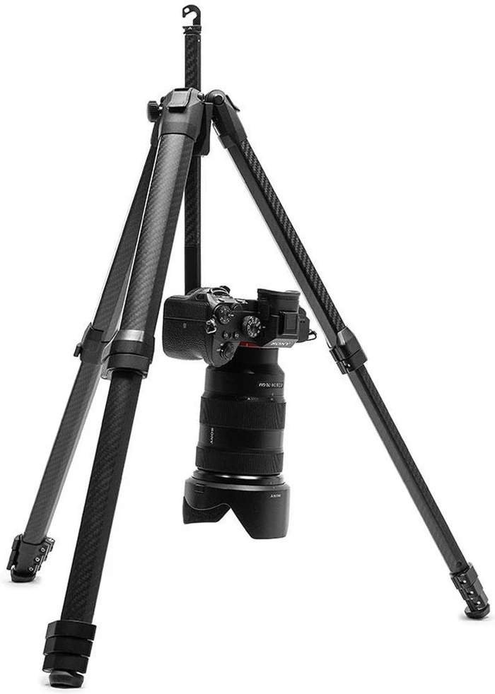 Detalle de Peak Design Travel Tripod Carbon – kompaktes, stabiles Reisestativ