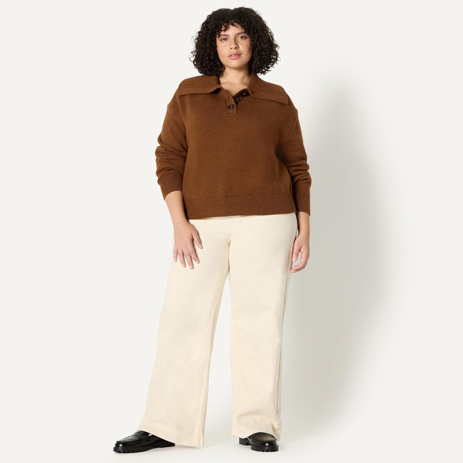 Thumbnail 6 de Amazon Essentials Women’s Relaxed-Fit Button Collar Jumper