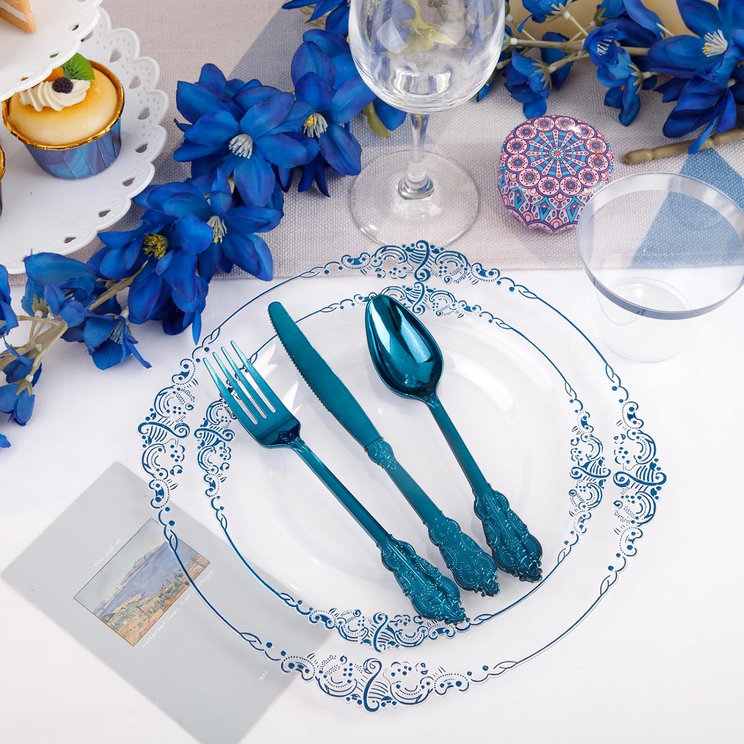 Detalle de Hioasis 350pcs Clear Blue Plastic Plates — Elegant Disposable Dinnerware Set for 50 Guests
