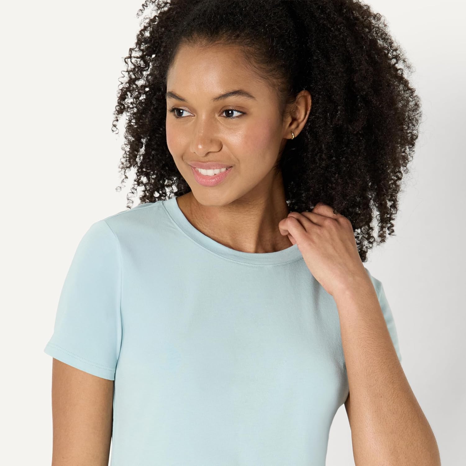 Thumbnail 3 de Amazon Essentials Women’s Active Soft Cotton Crewneck Cropped T-Shirt