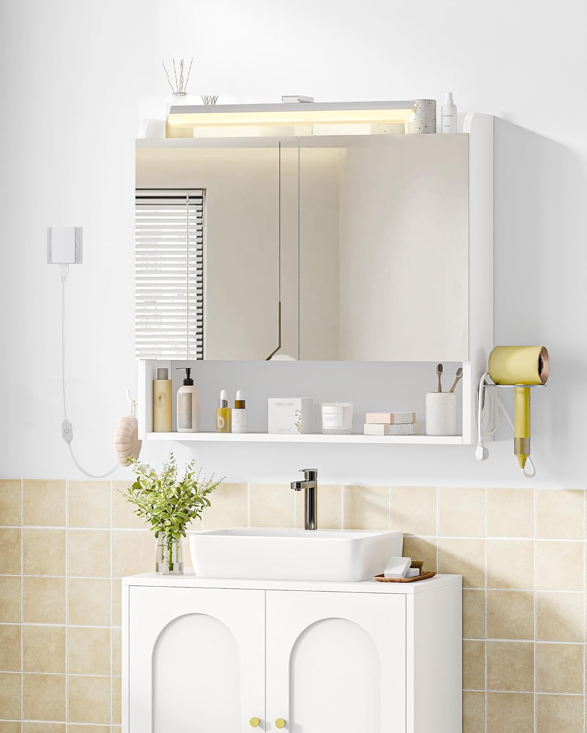 Thumbnail 1 de Hzuaneri Armoire Murale Salle de Bain avec Miroir et LED, Prise et Interrupteur – 16,5 x 70 x 75 cm MC10103XEU