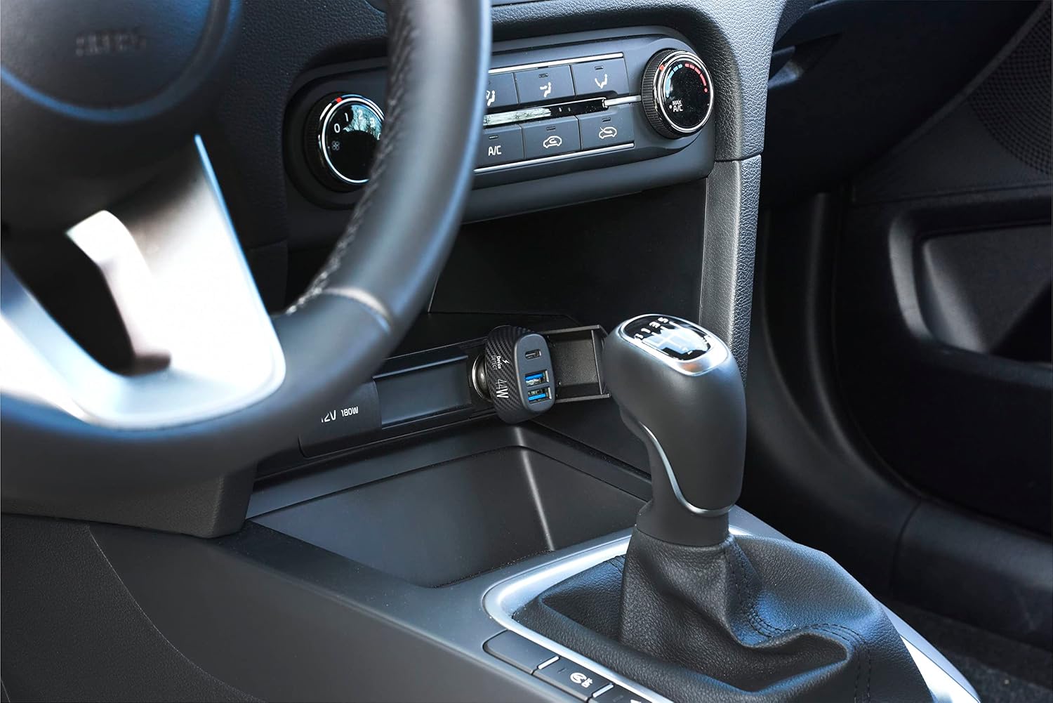 Thumbnail 1 de Cellularline caricabatterie da auto per accendisigari 12/24V con USB-C Power Delivery 20W (44W totali)