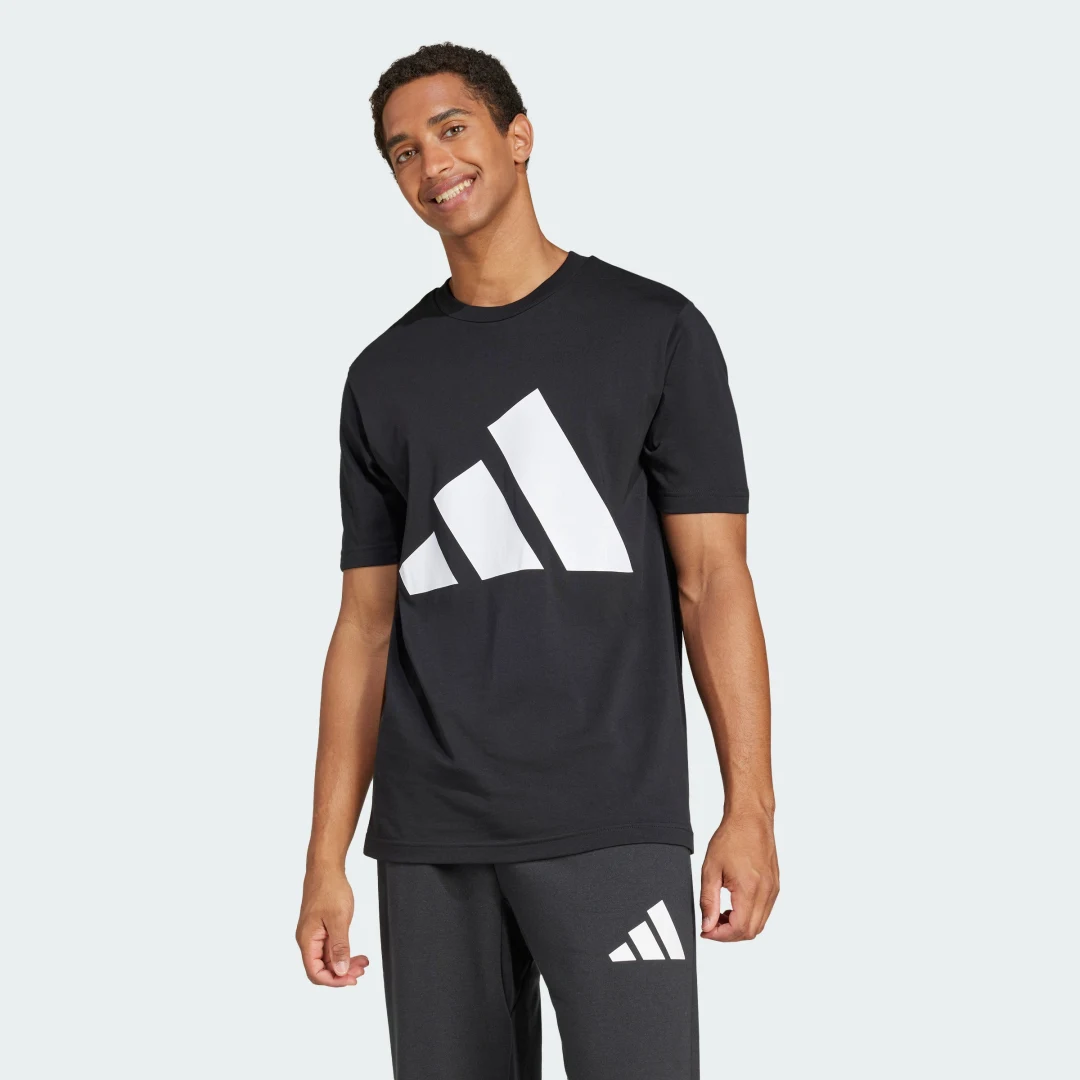 Detalle de Camiseta Essentials Big Logo Adidas – Negro