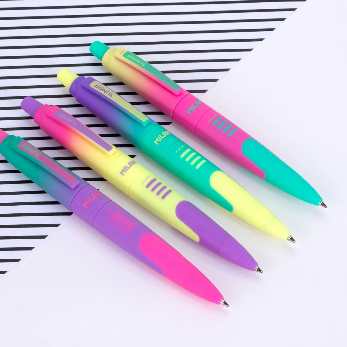 Detalle 2 de MILAN 64183 schrijfset met balpen en Compact Sunset-vulpotlood