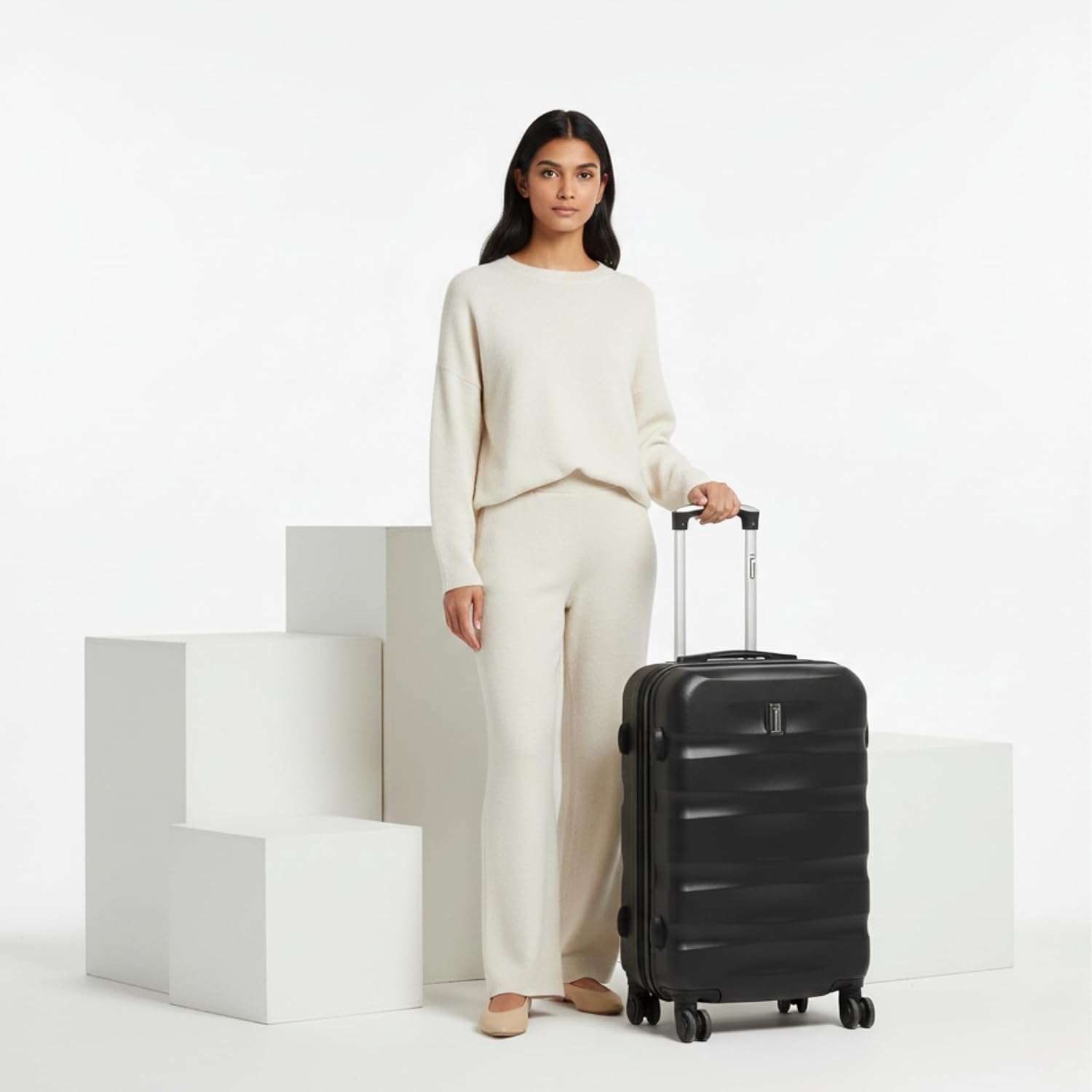 Detalle de CELIMS Set Valigie Media 20 kg Rigida Nero + Beauty Case 35 cm | Valigia 65 cm con 4 Ruote