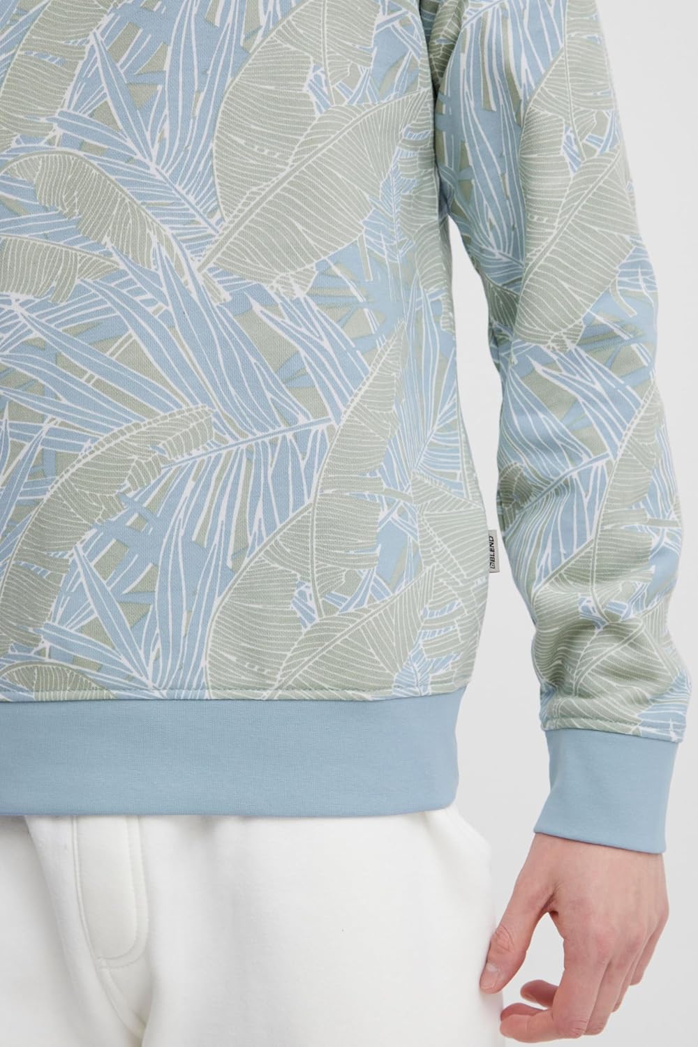 Detalle 2 de Blend Herren Sweatshirt Pullover 20715350 mit Rundhalsausschnitt und Blumen-Allover-Print