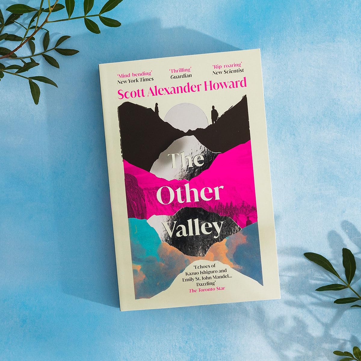 Detalle 2 de The Other Valley: The beautiful time travel love story for 2025 – roman, 384 pagina’s