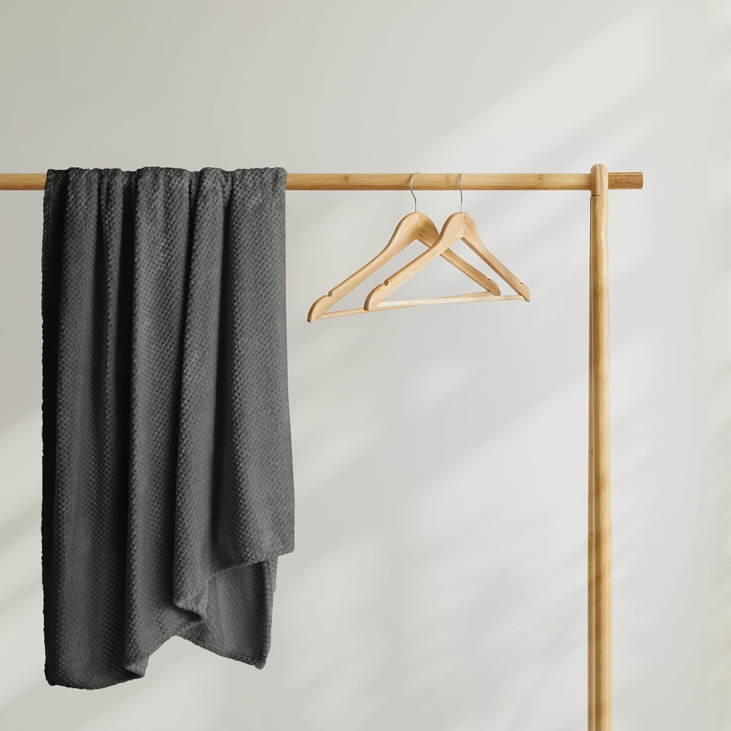 Detalle de Decoking Couverture Polaire 220 x 240 cm – Plaid Doux en Microfibre, chaud et léger