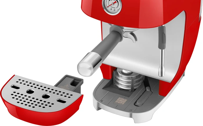Thumbnail 11 de Smeg ECF03RDEU Rot – kompakte Espressomaschine mit Dampfdüse, glattem Milchschaum und Manometer