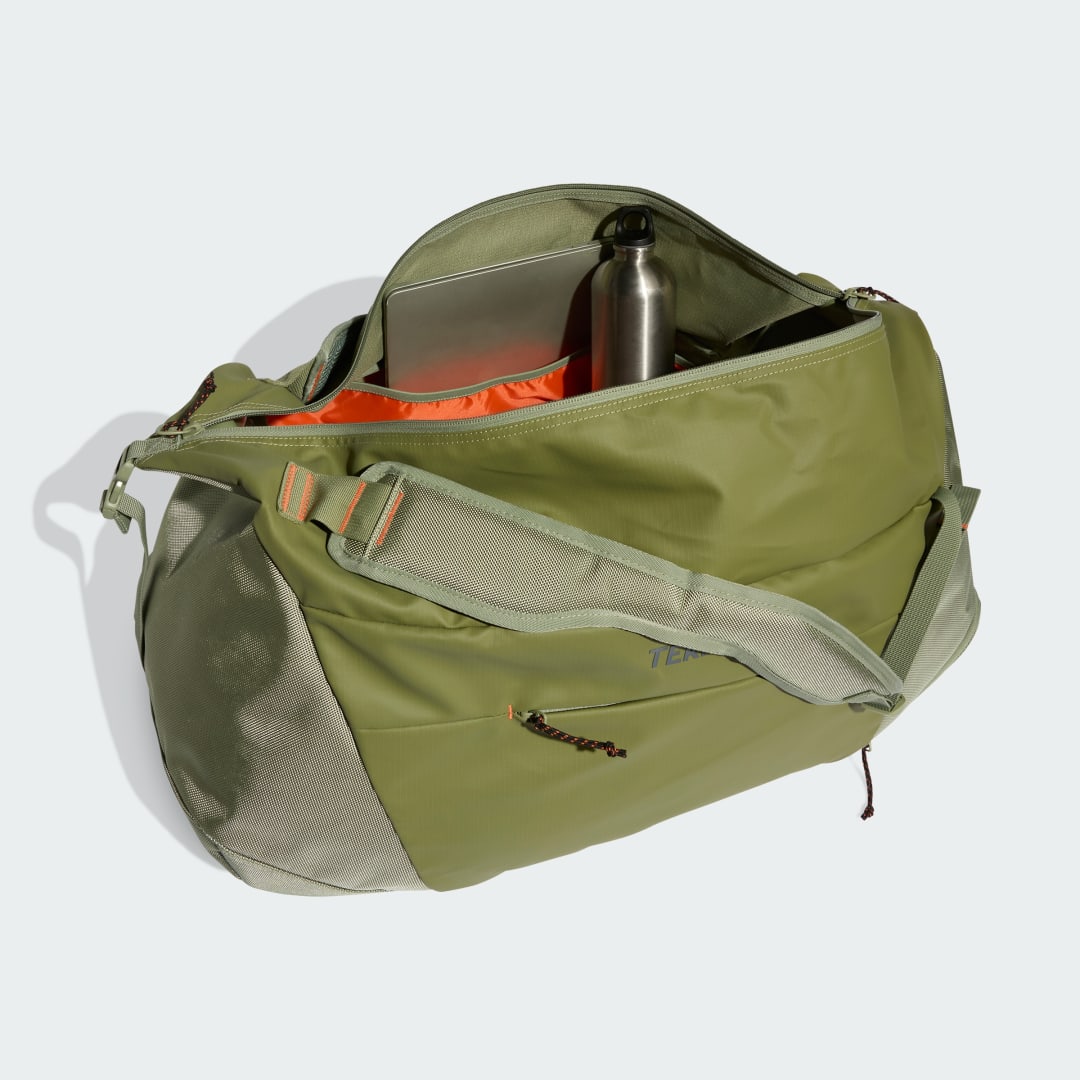 Detalle 2 de Adidas Terrex Multi Duffel 70 L – verde, para aventuras y viajes