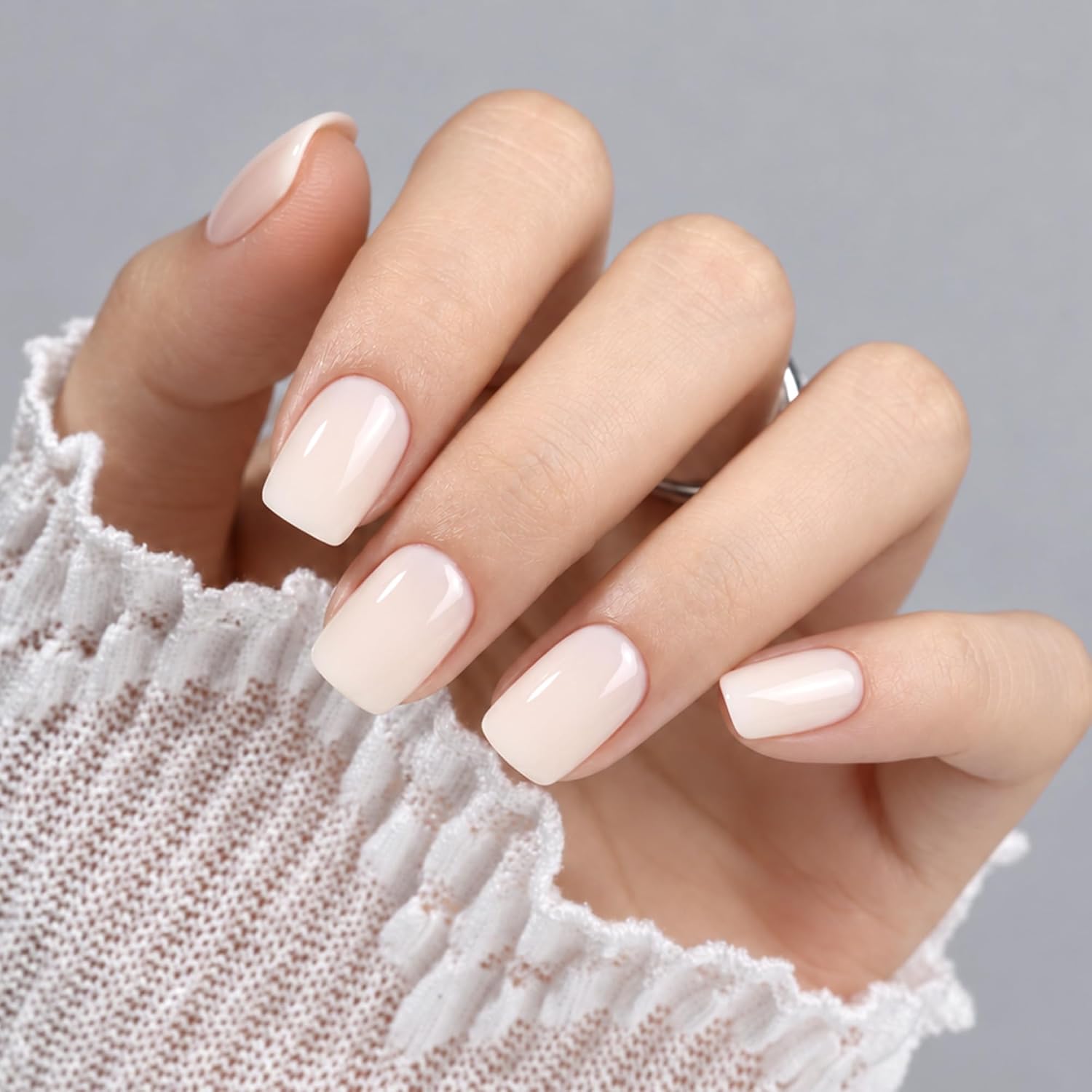 Detalle de UNA GELLA UG-BX010 Short Squoval Press-On Nails, Creamy White, 32-Piece Kit
