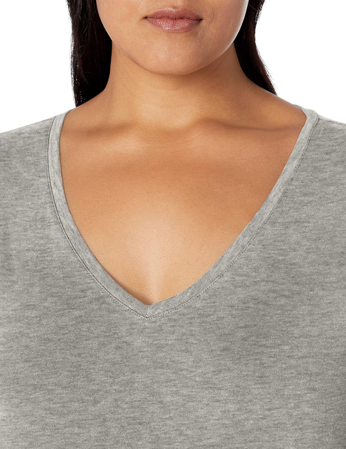 Thumbnail 2 de Amazon Essentials Damen Plus Size T-Shirt mit V-Ausschnitt und kurzen Ärmeln (klassische Passform)
