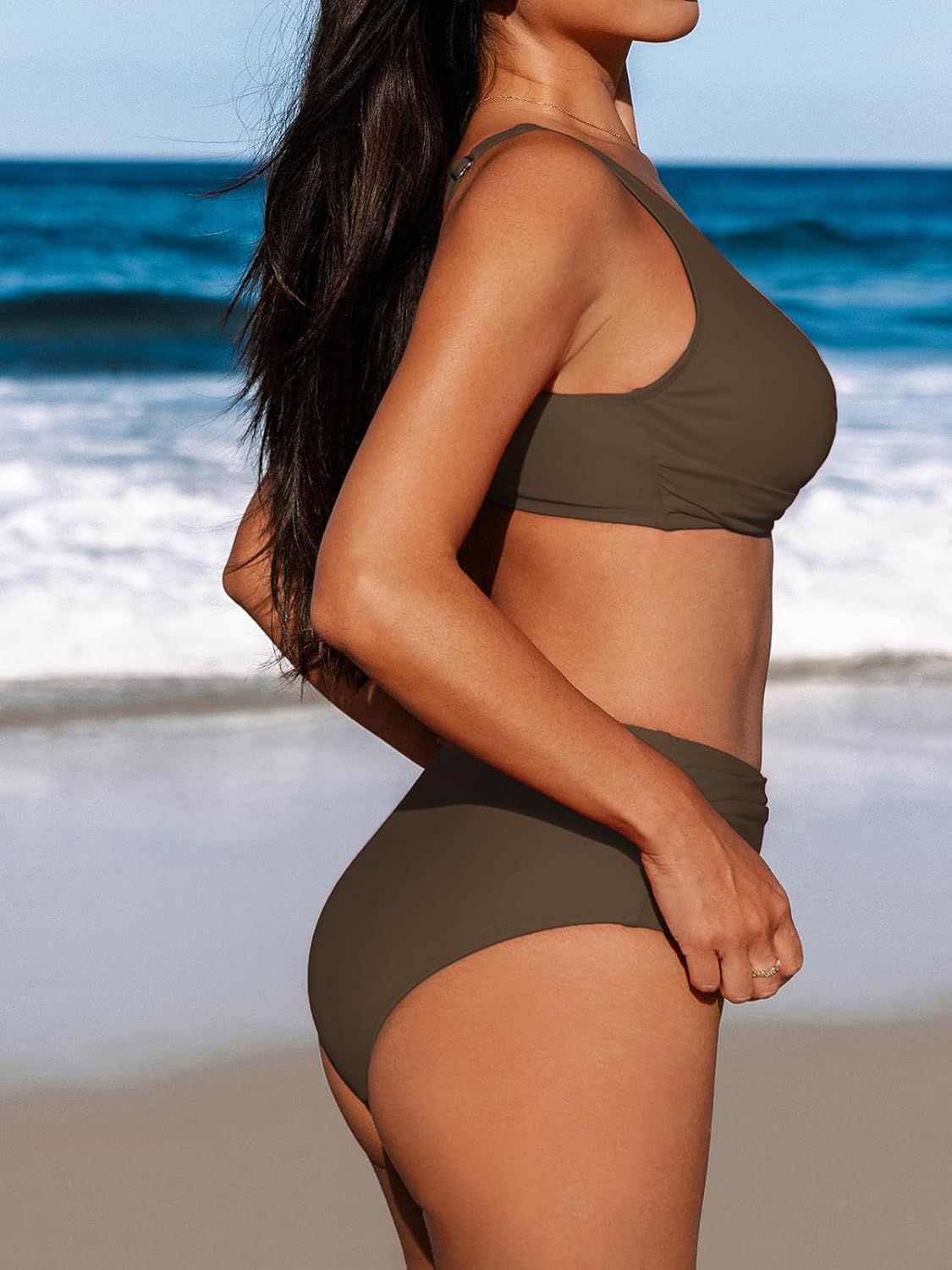 Detalle de CUPSHE Women's Bikini Sets: High Waisted, Underwired Two-Piece Swimsuit with Ruched Bottom and Adjustable Straps