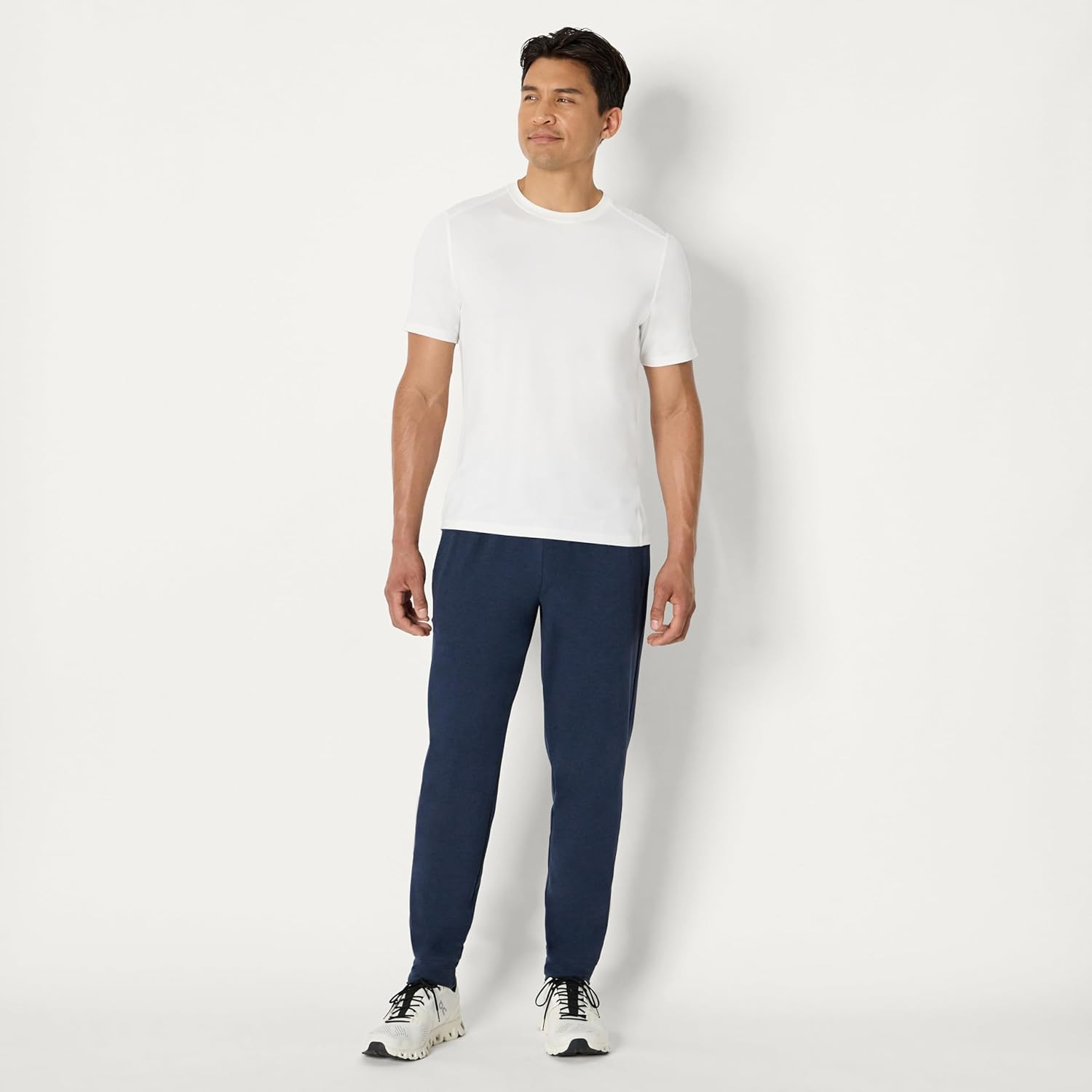 Thumbnail 2 de Herren Funktions-Jogginghose von Amazon Essentials (schmal zulaufend) für Training & Fitnessstudio