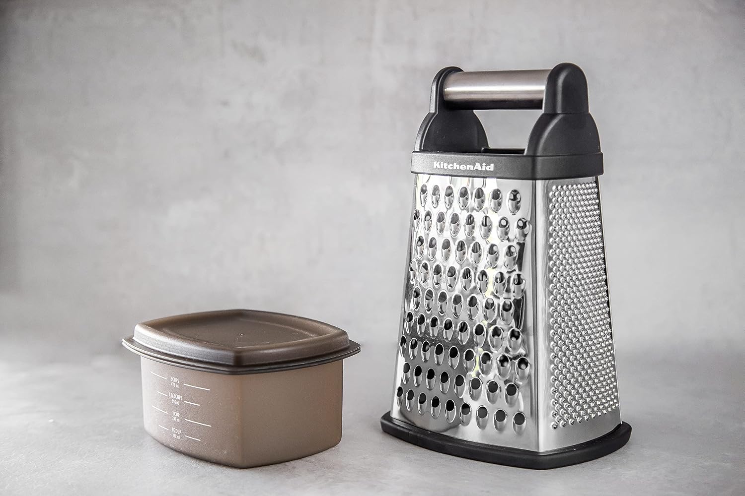Thumbnail 4 de KitchenAid blokrasp voor kaas met vier raspvlakken en opvangbak