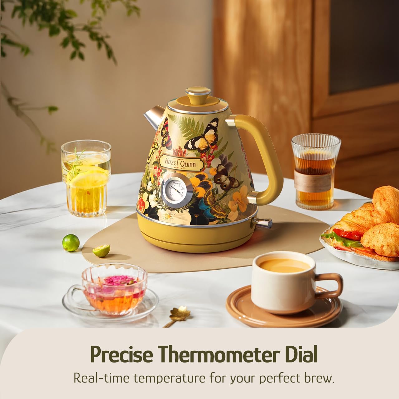Detalle 2 de Hazel Quinn X Eduardo Recife Electric Kettle 1.7L 💧