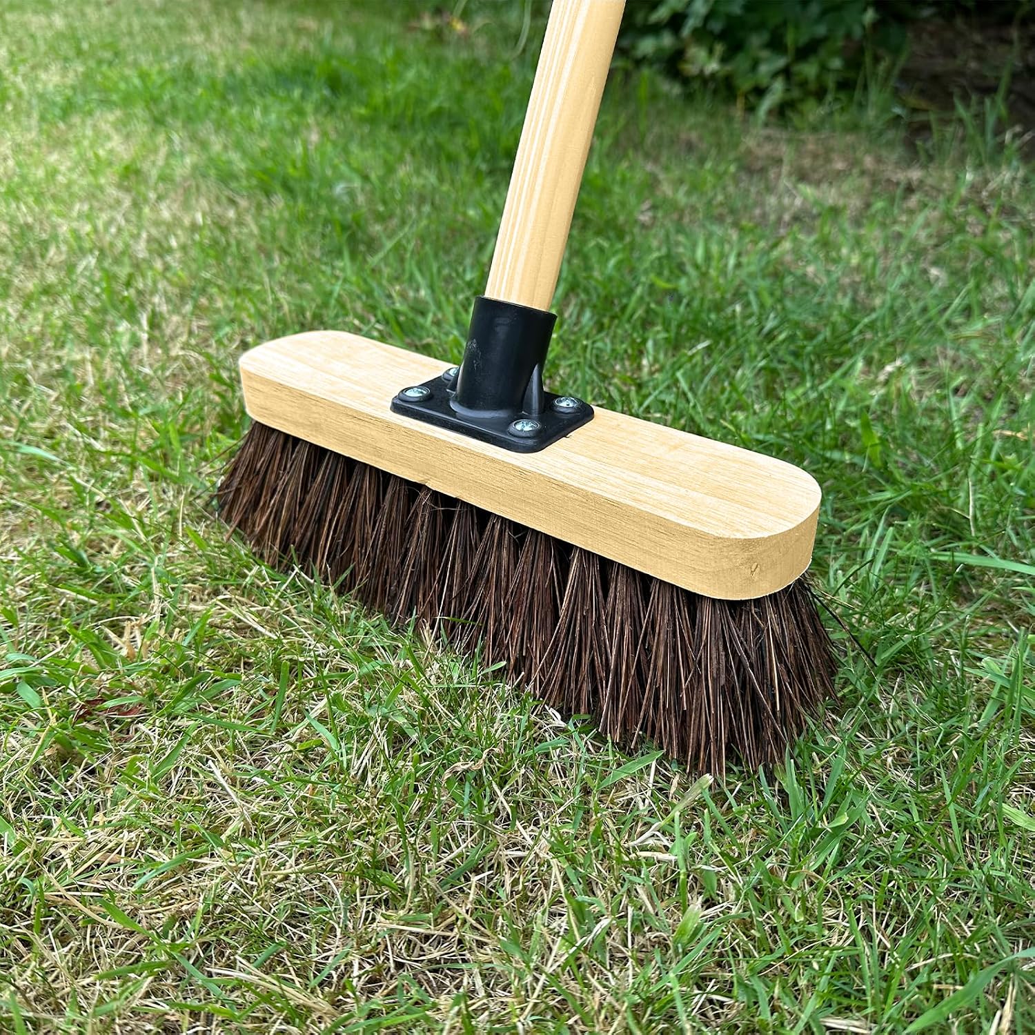 Thumbnail 1 de 10” Outdoor Garden Broom with Wooden Handle by ED LINEN – Heavy-Duty Bassine Bristles
