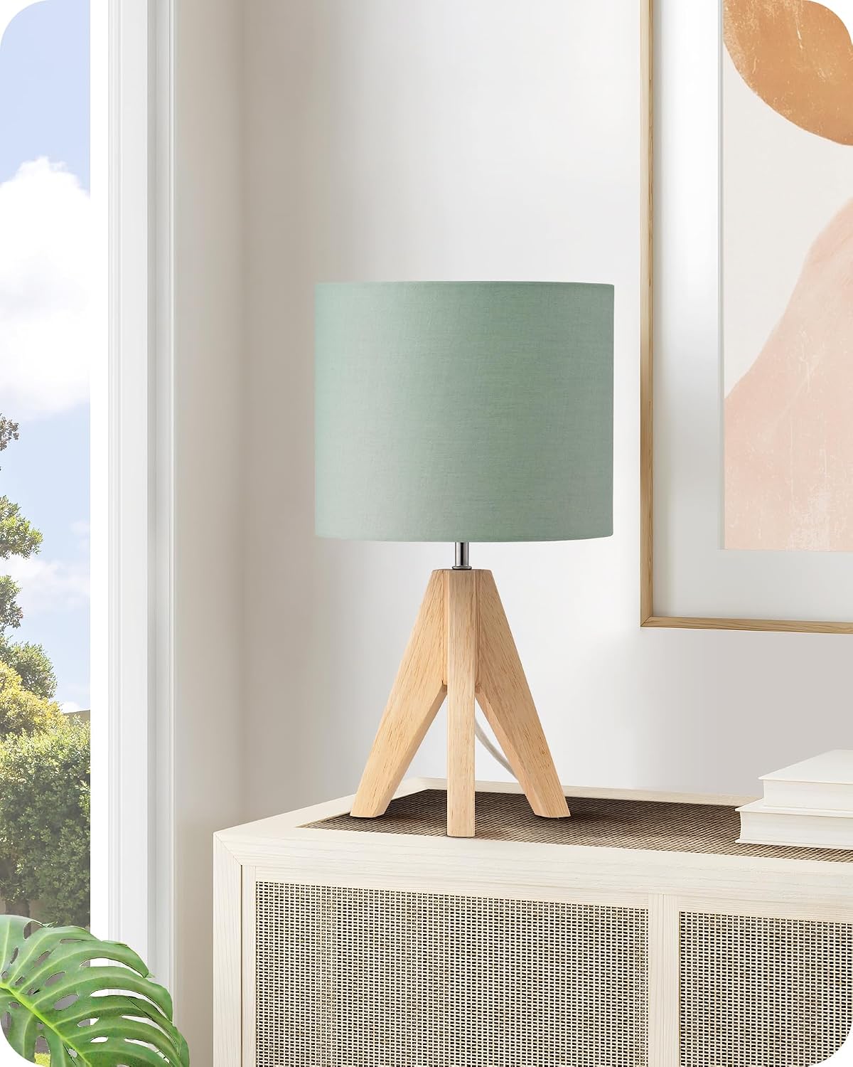 Detalle 1 de EDISHINE 36cm Bedside Lamp with Wooden Tripod Base and Bean Green Linen Shade (E27, 2700K LED bulb included)