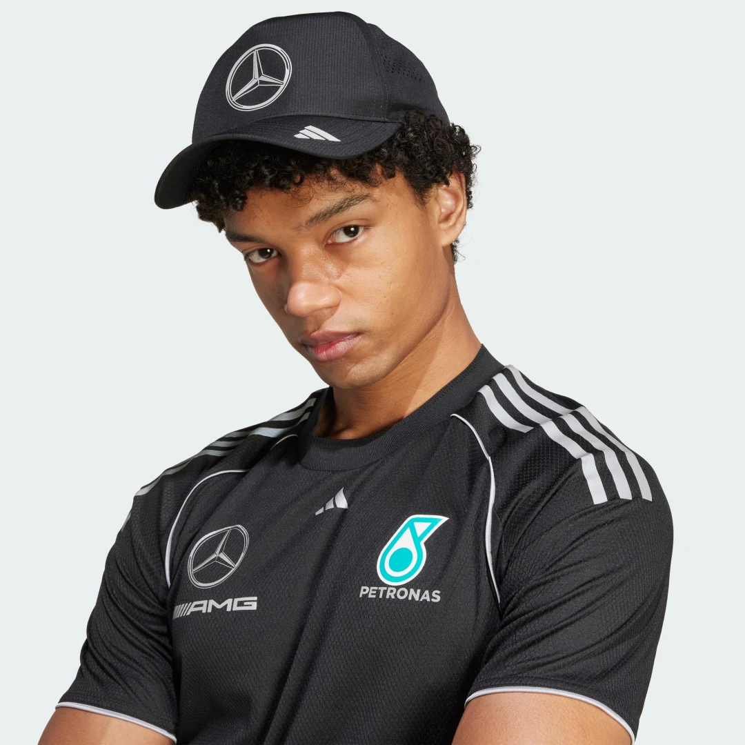 Detalle de GORRA Mercedes - AMG Petronas Formula One Team Mechanics Climacool Trucker de Adidas