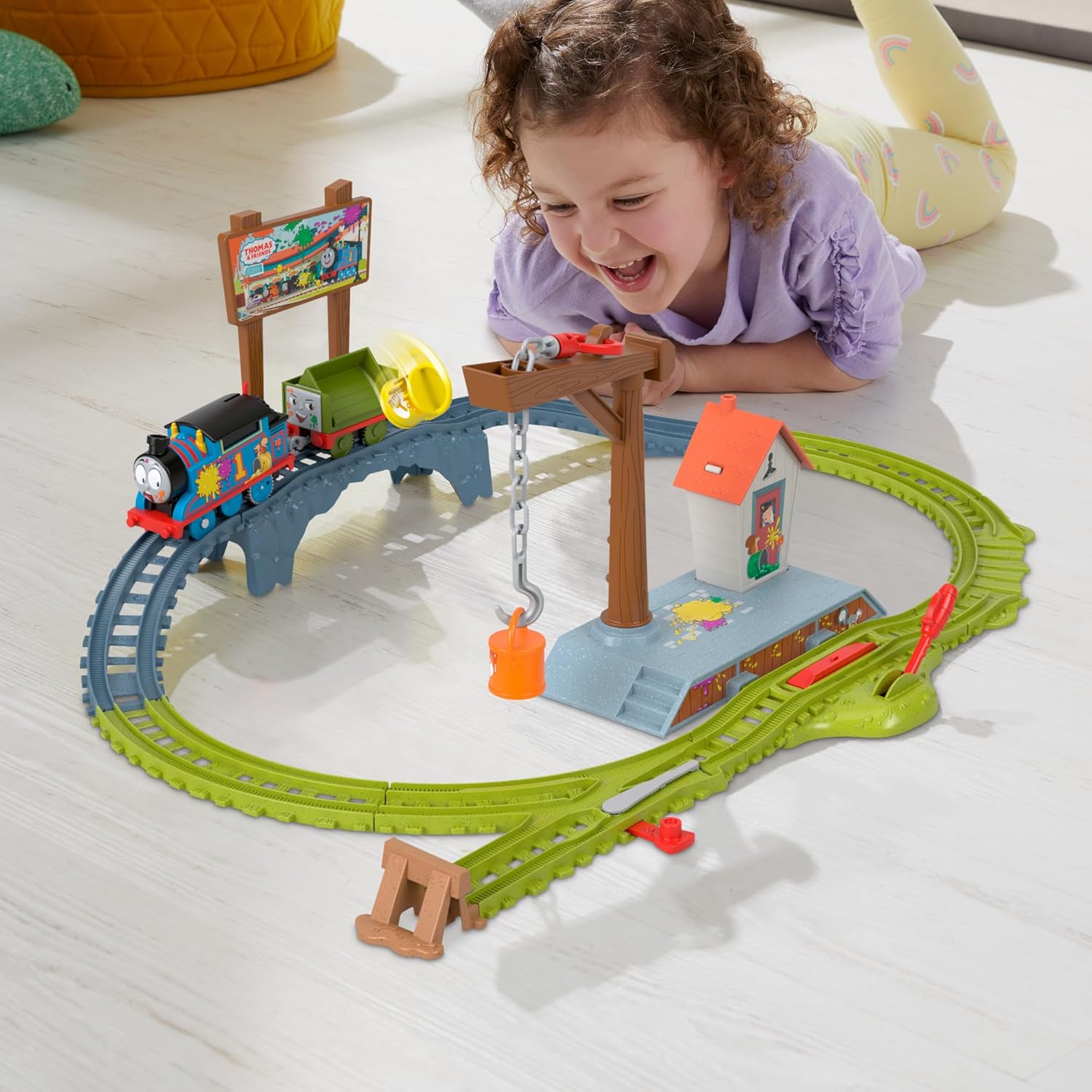 Detalle 2 de Thomas y sus amigos Set de tren con locomotora y vías 🚆