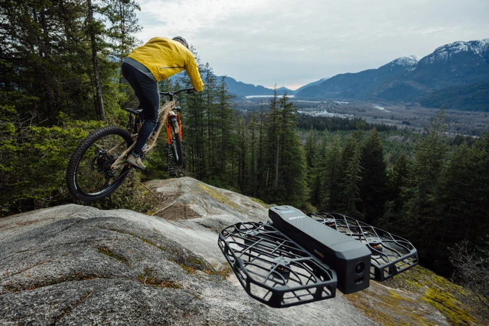 Thumbnail 10 de HOVERAir X1 PRO MAX Ultimate Cycling Kit – Drohnen-Set fürs Radfahren mit 8K/30 fps und Beacon