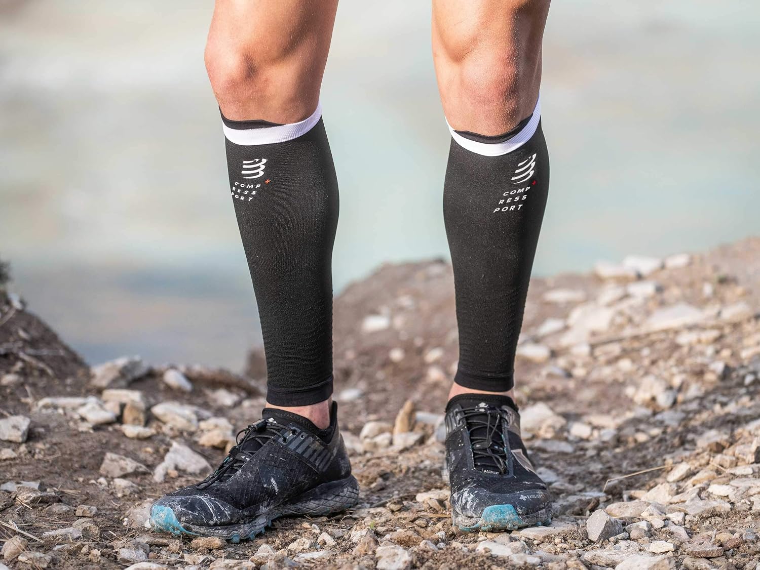 Detalle 2 de Compressport R2V2 – opaski kompresyjne na łydki, ultralekkie i antystatyczne