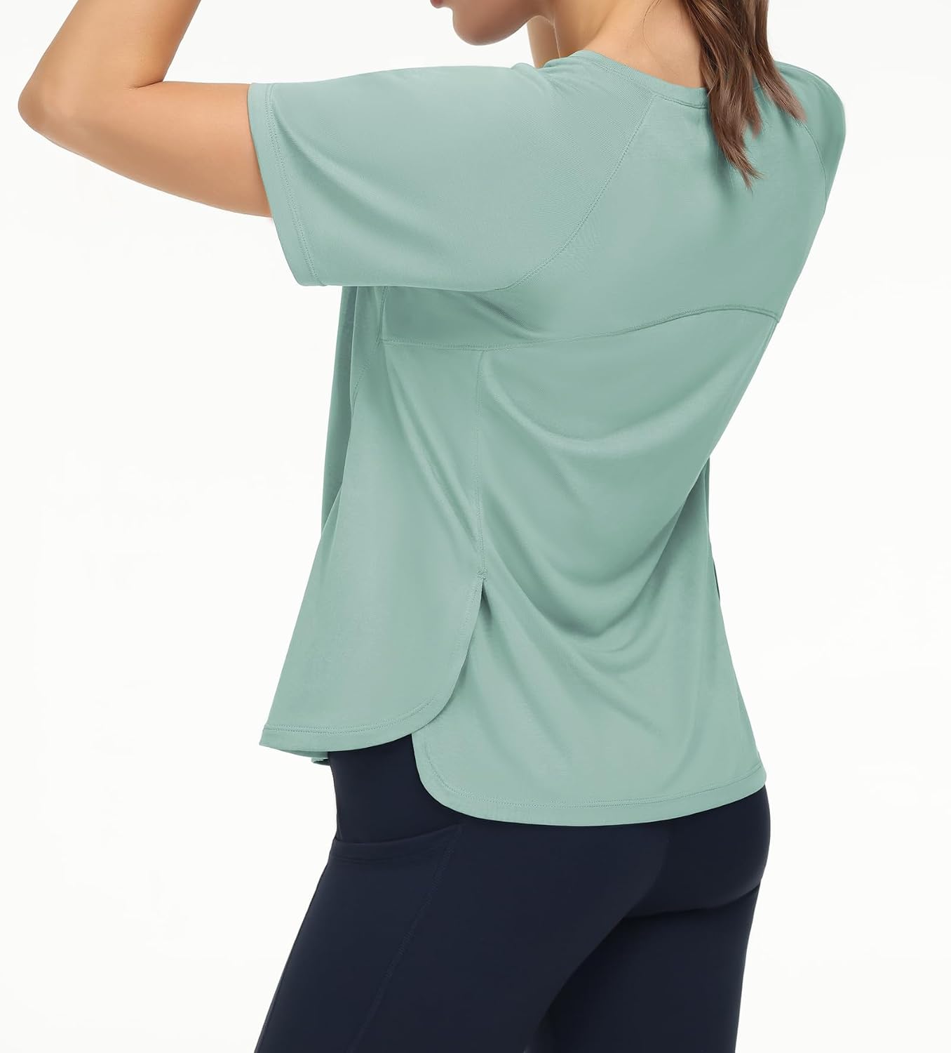 Detalle de THE GYM PEOPLE maglia donna manica corta workout traspirante con spacchi laterali
