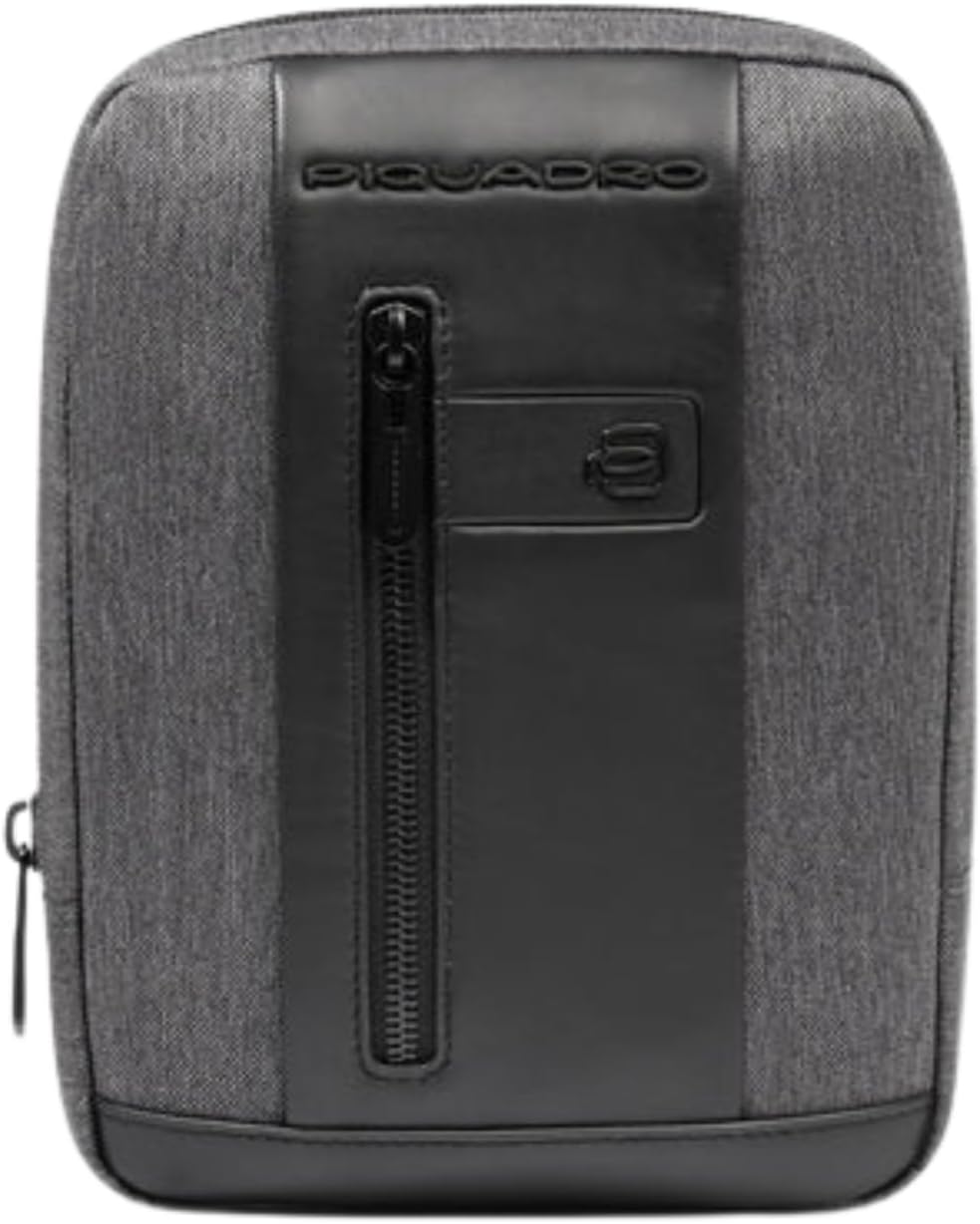 Detalle de PIQUADRO Borsello in Pelle e Tessuto Riciclato per iPad mini – Compatto ed Elegante