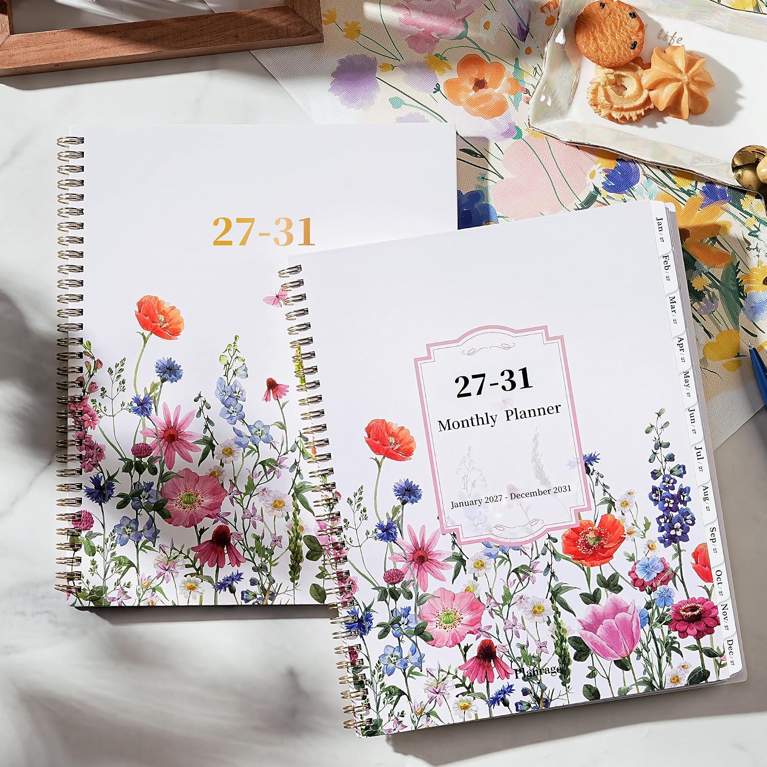 Detalle 2 de Planrage 2027–2031 Monthly Planner, 9" x 11", Floral Cover, Twin-Wire Binding
