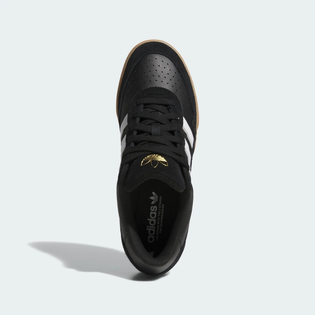 Detalle de Adidas Zapatilla TYSHAWN II en negro