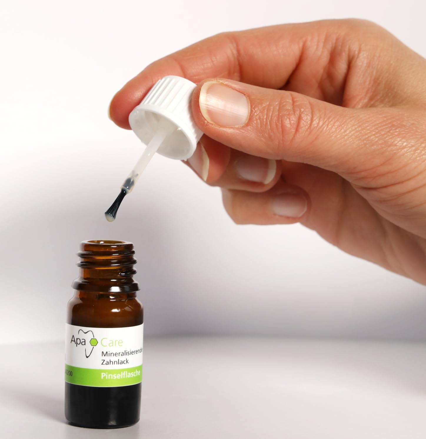 Thumbnail 5 de ApaCare Vernice dentale mineralizzante con 20% idrossiapatite: protezione e remineralizzazione quotidiana
