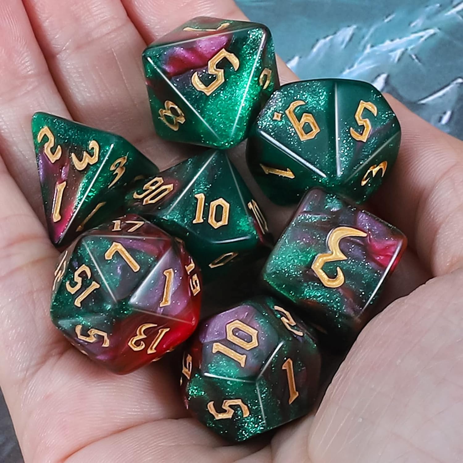 Thumbnail 6 de QMAY DND Dice Set: i 7 dadi poliedrici in acrilico con glitter verde e rosso